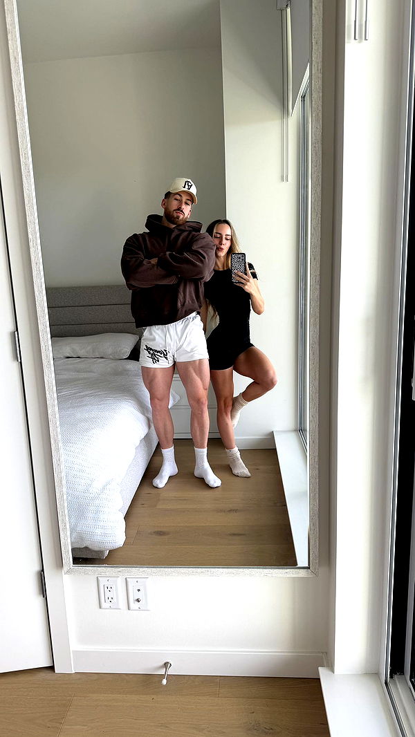 meelahrobbins image ~ Altpins