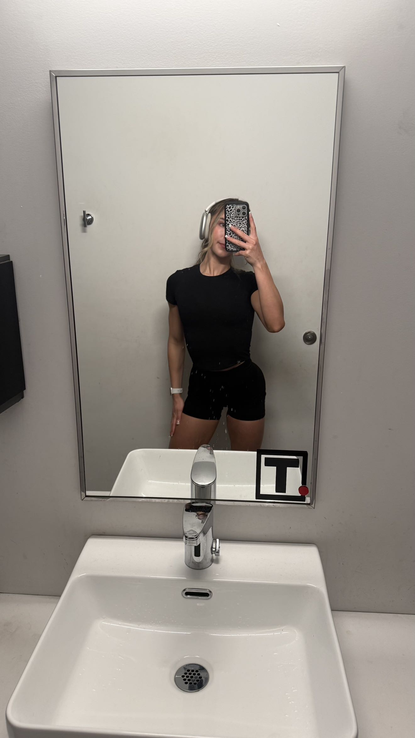 meelahrobbins snapchat image archive image