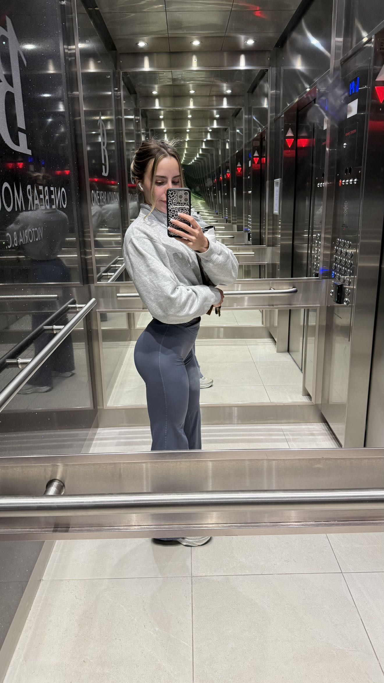 meelahrobbins snapchat image archive image