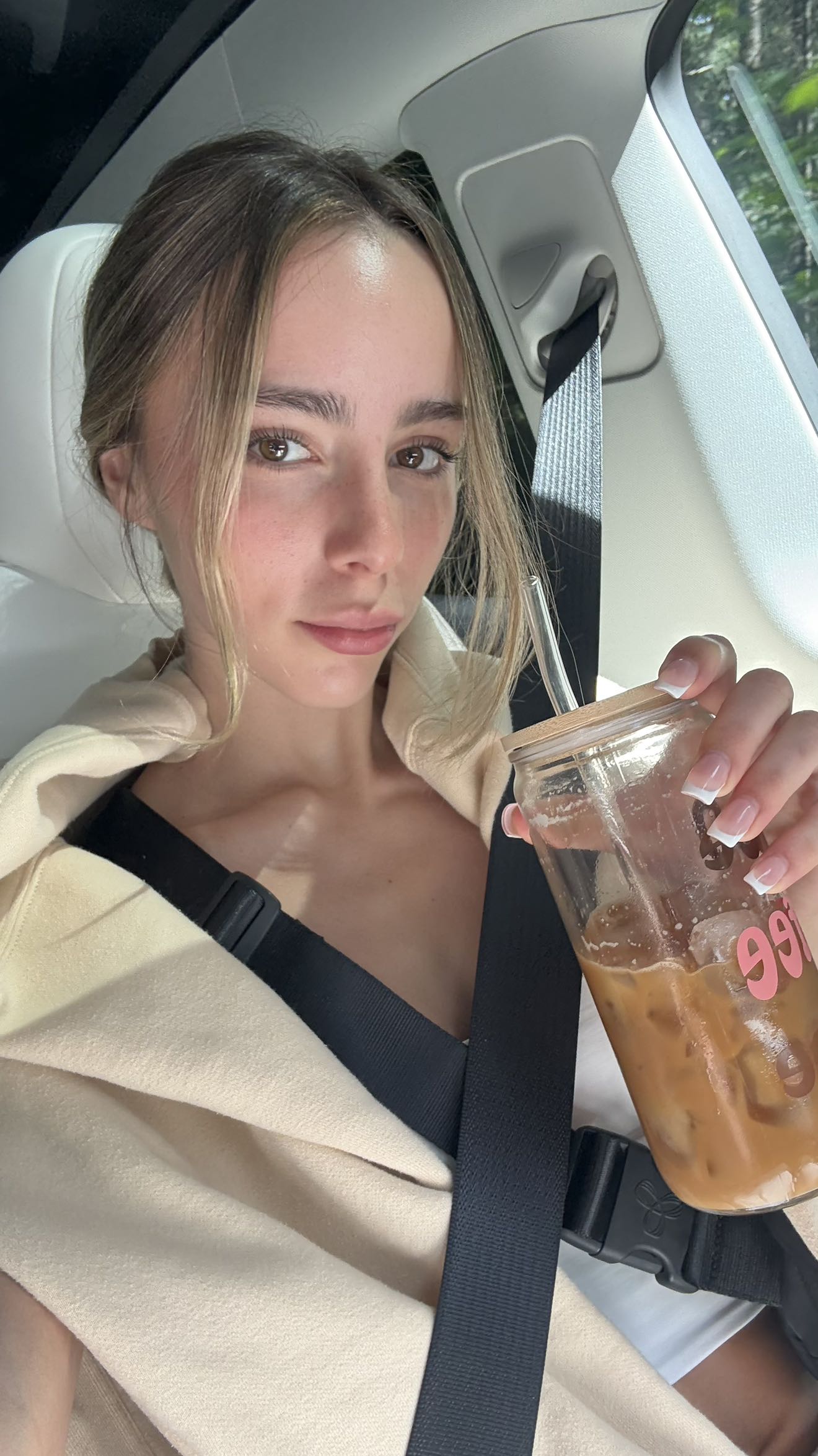 meelahrobbins snapchat image archive image