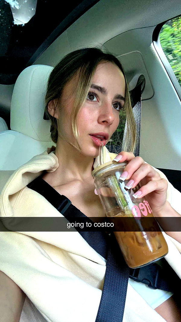 meelahrobbins image ~ Altpins