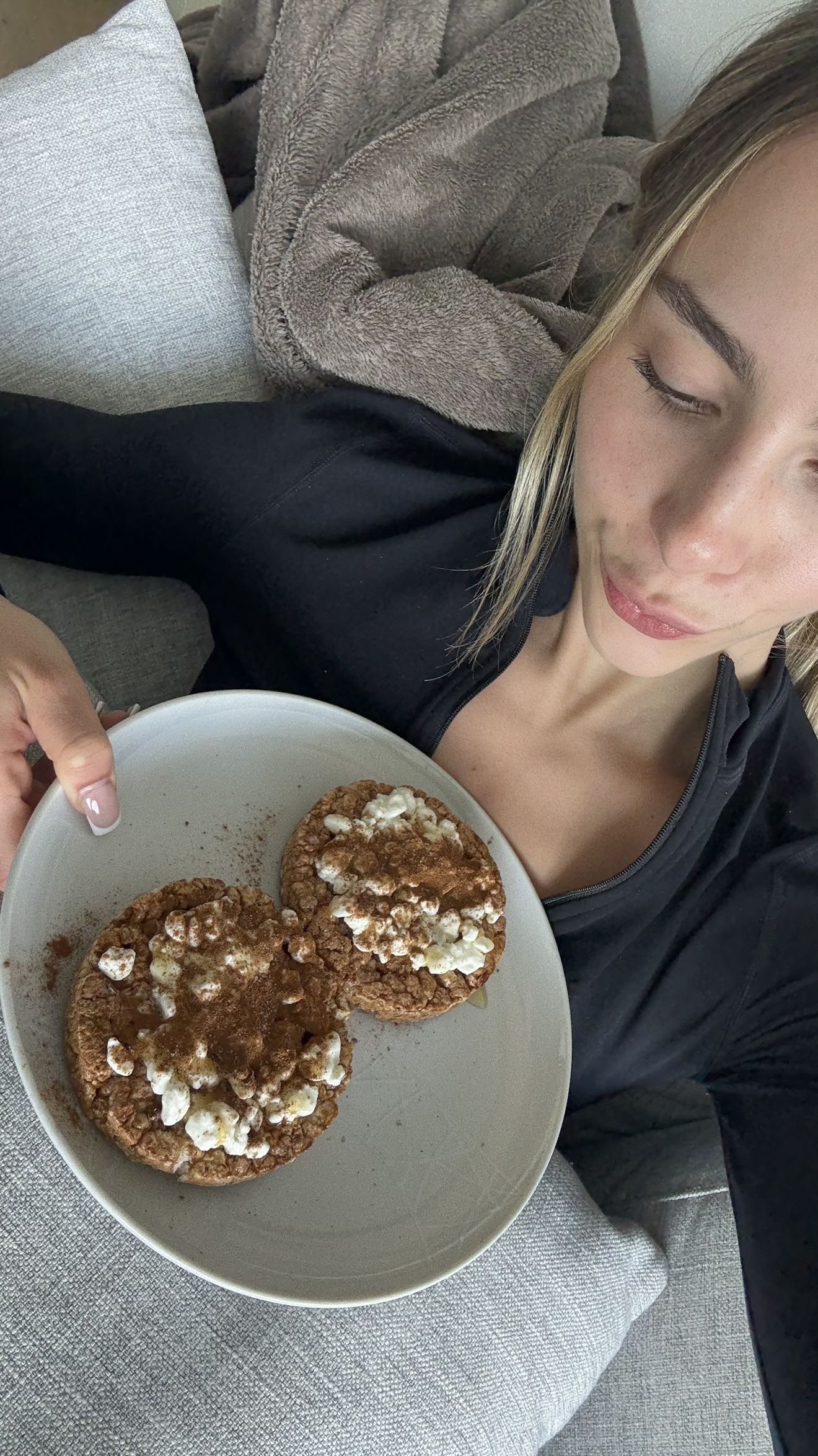 meelahrobbins snapchat image archive image