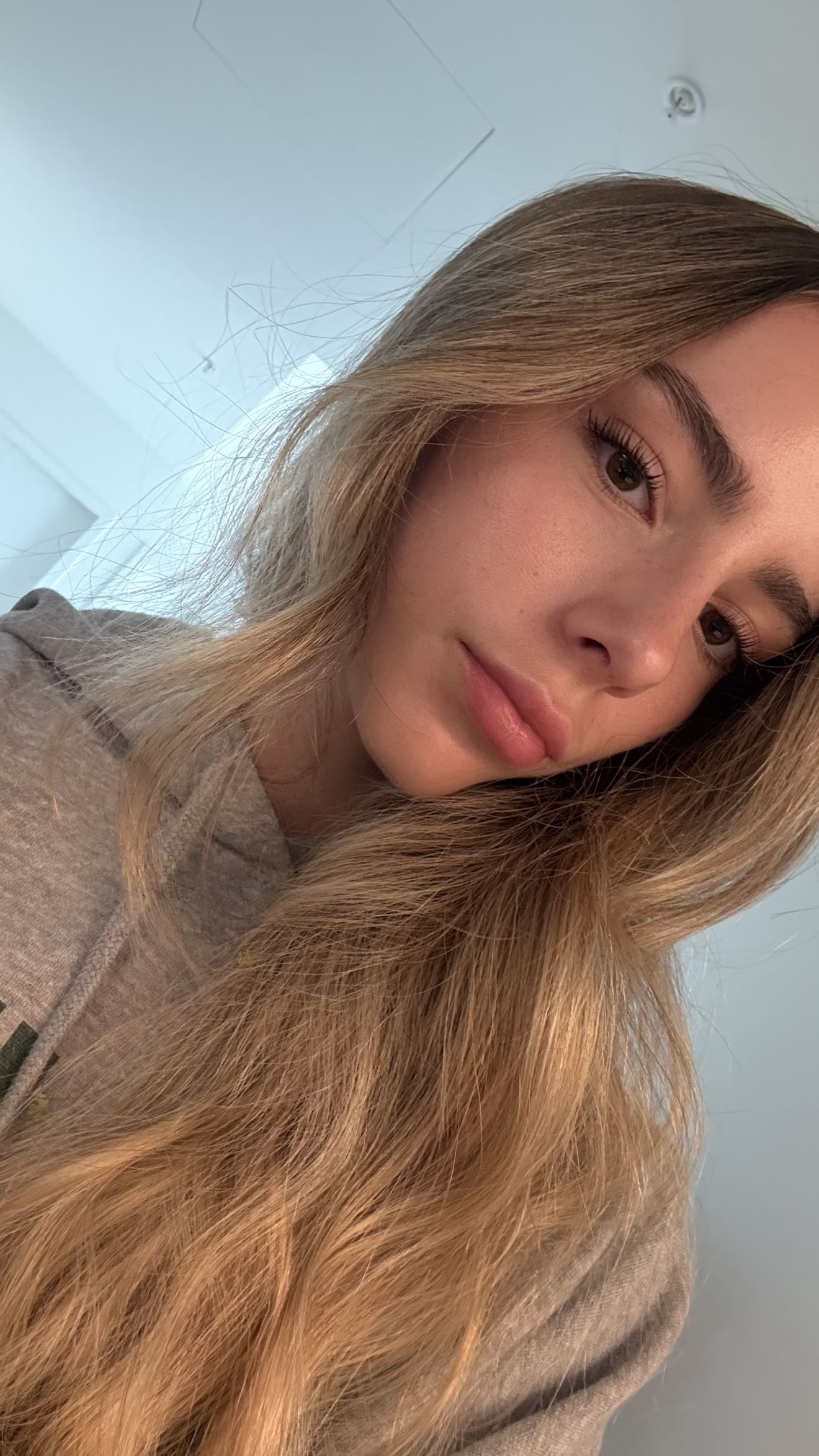 meelahrobbins snapchat image archive image