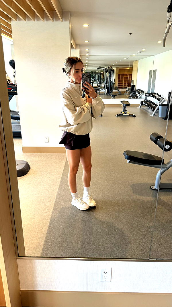 meelahrobbins image ~ Altpins