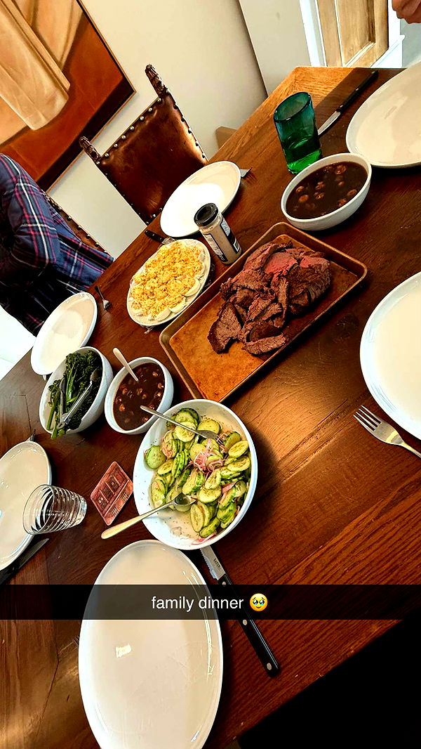 meelahrobbins image ~ Altpins