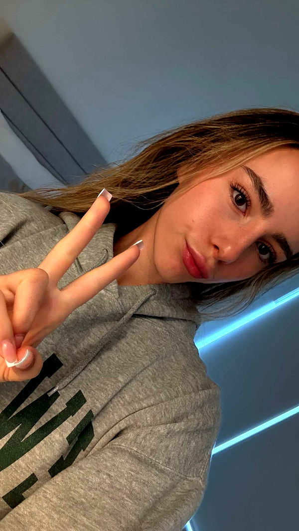 meelahrobbins image ~ Altpins