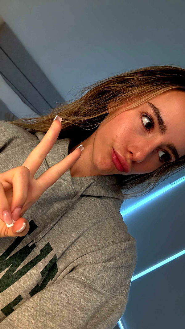 meelahrobbins image ~ Altpins