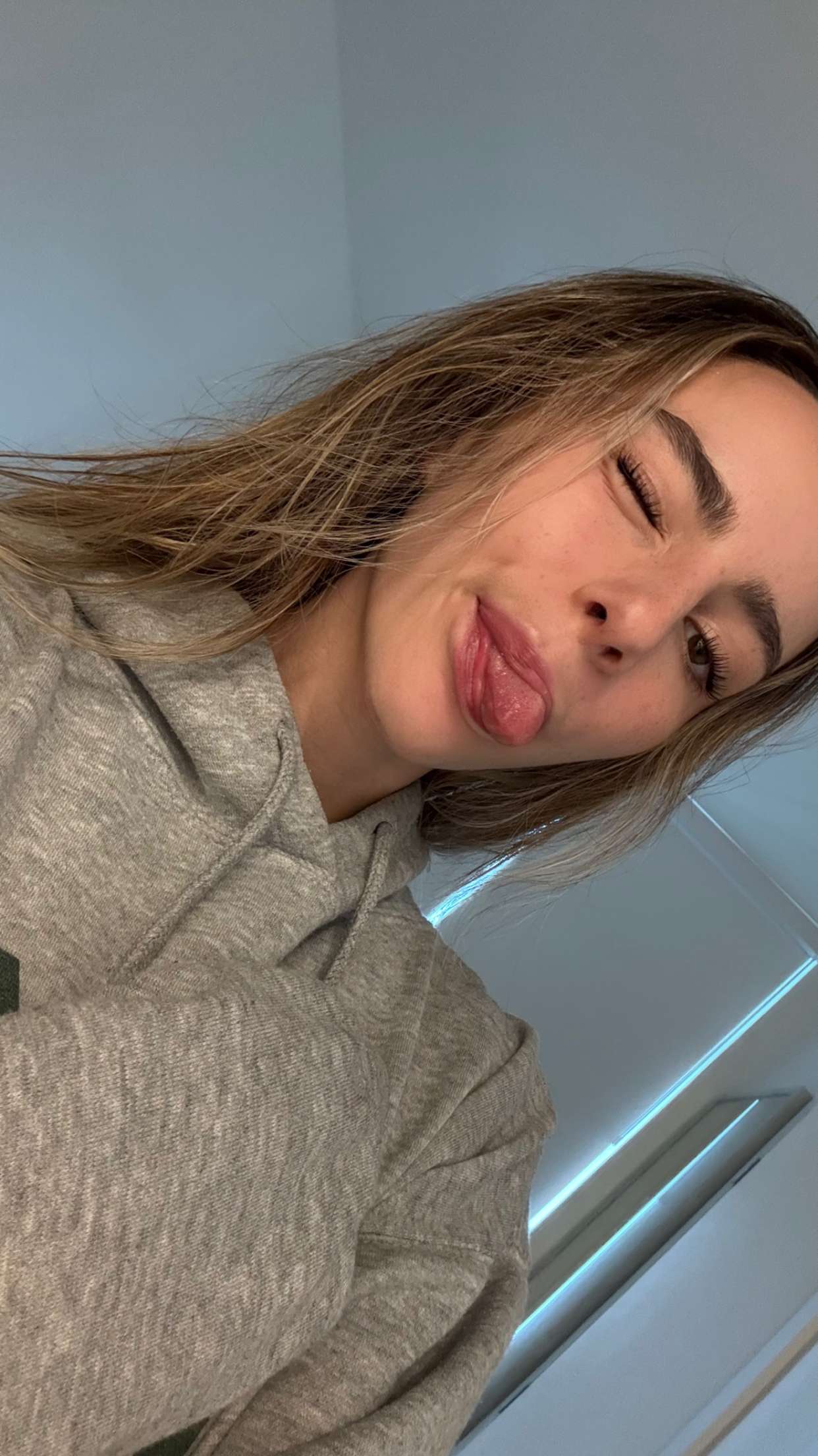 meelahrobbins snapchat image archive image