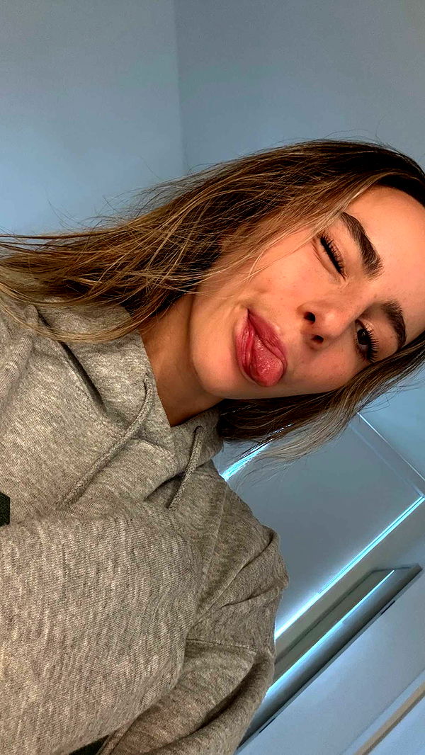 meelahrobbins image ~ Altpins