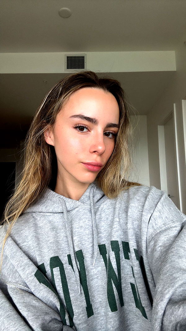 meelahrobbins image ~ Altpins