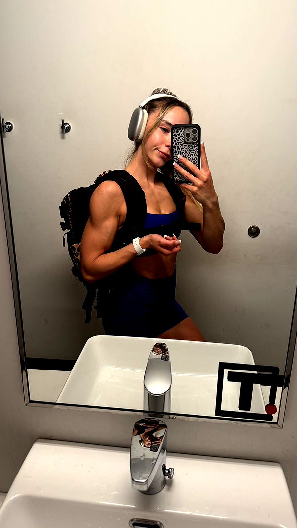 meelahrobbins image ~ Altpins