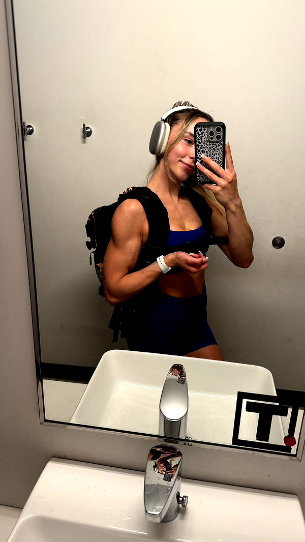 meelahrobbins image ~ Altpins