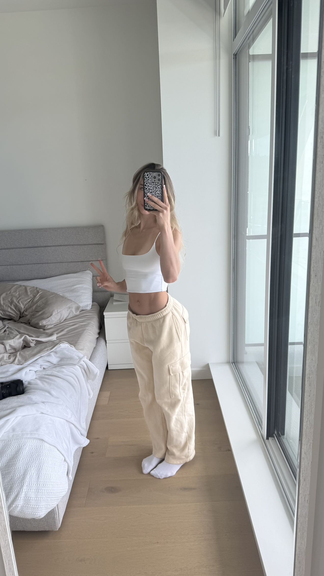 meelahrobbins snapchat image archive image