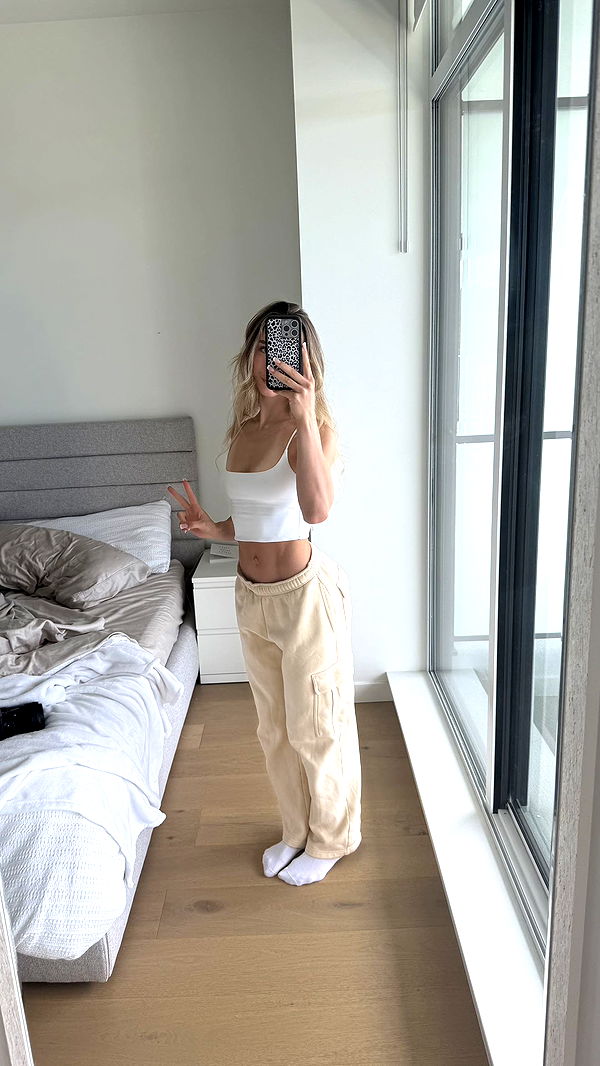 meelahrobbins image ~ Altpins