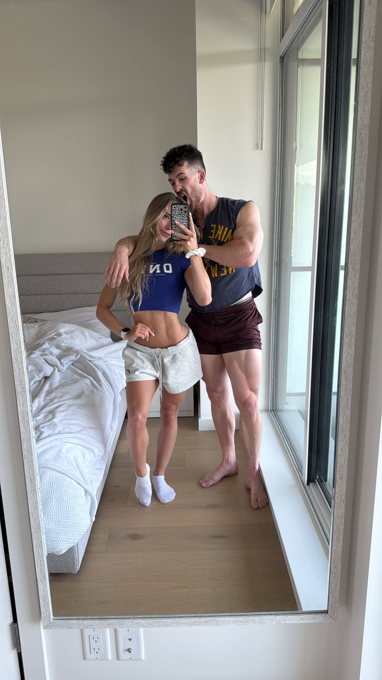 meelahrobbins snapchat image archive image