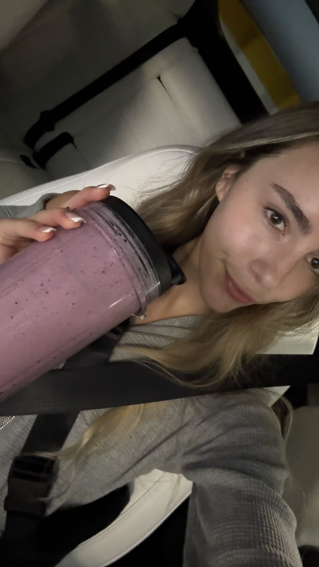 meelahrobbins snapchat image archive image