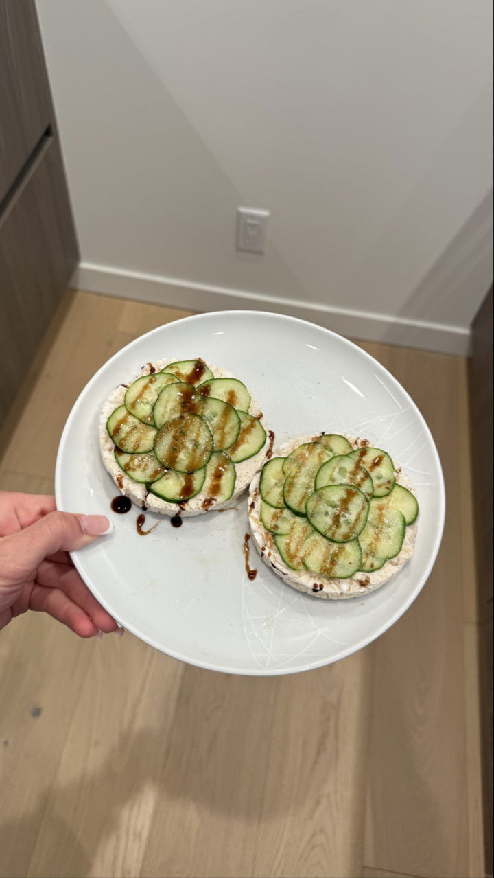 meelahrobbins snapchat image archive image