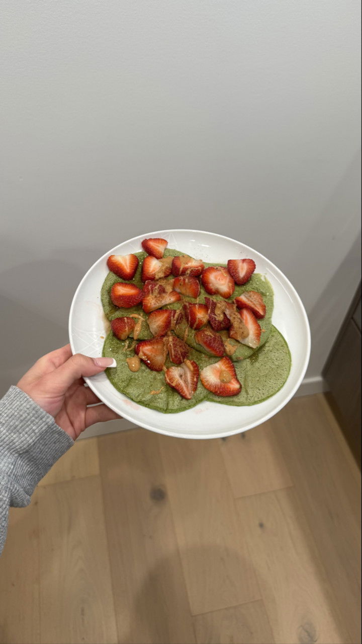 meelahrobbins snapchat image archive image