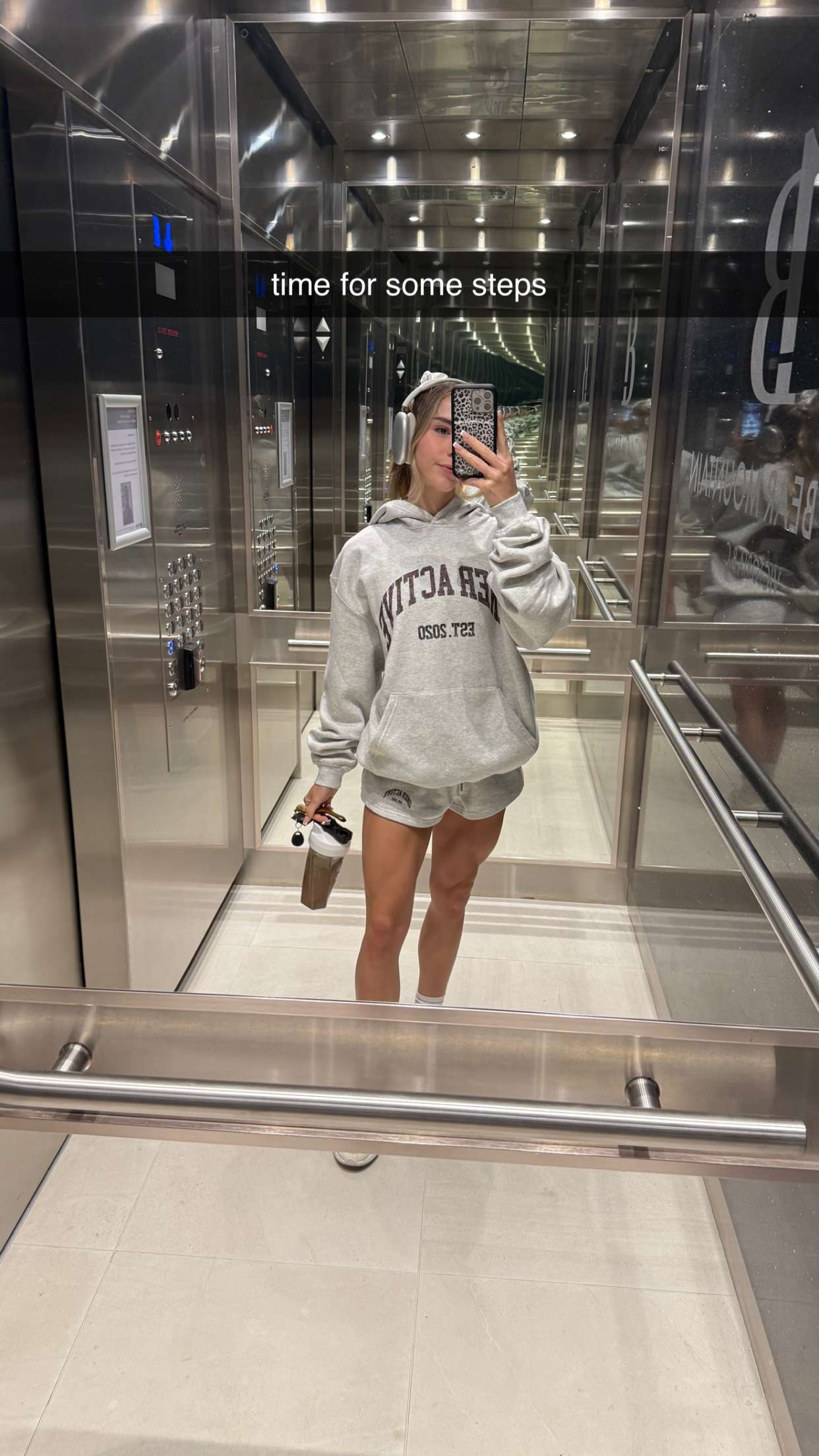 meelahrobbins snapchat image archive image