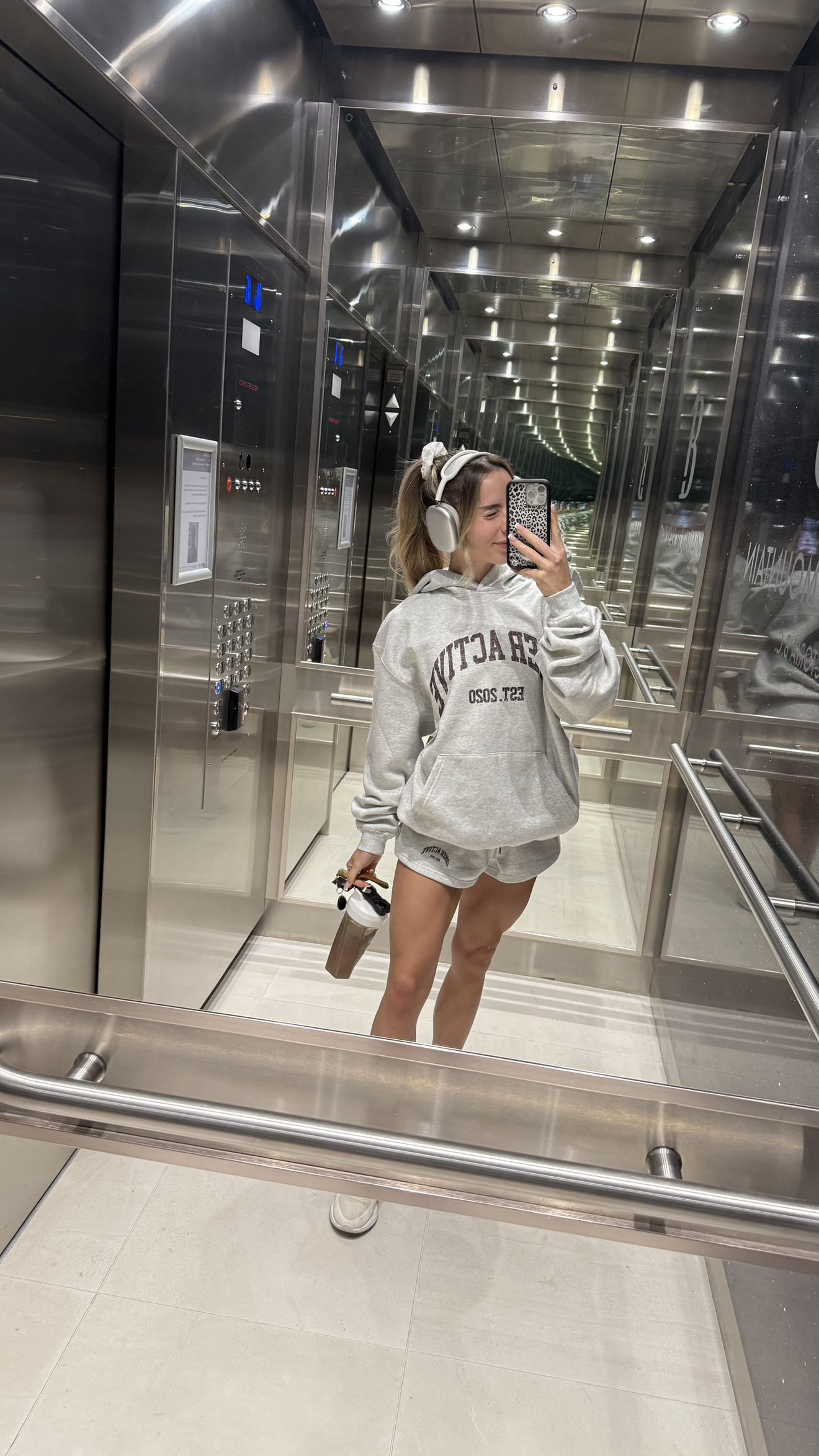 meelahrobbins snapchat image archive image