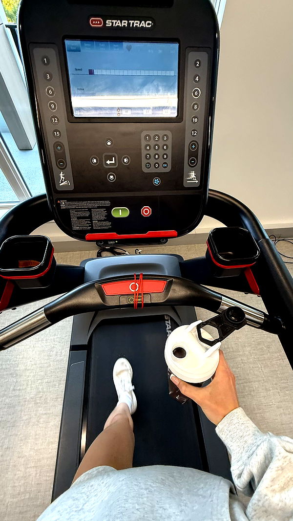 meelahrobbins image ~ Altpins