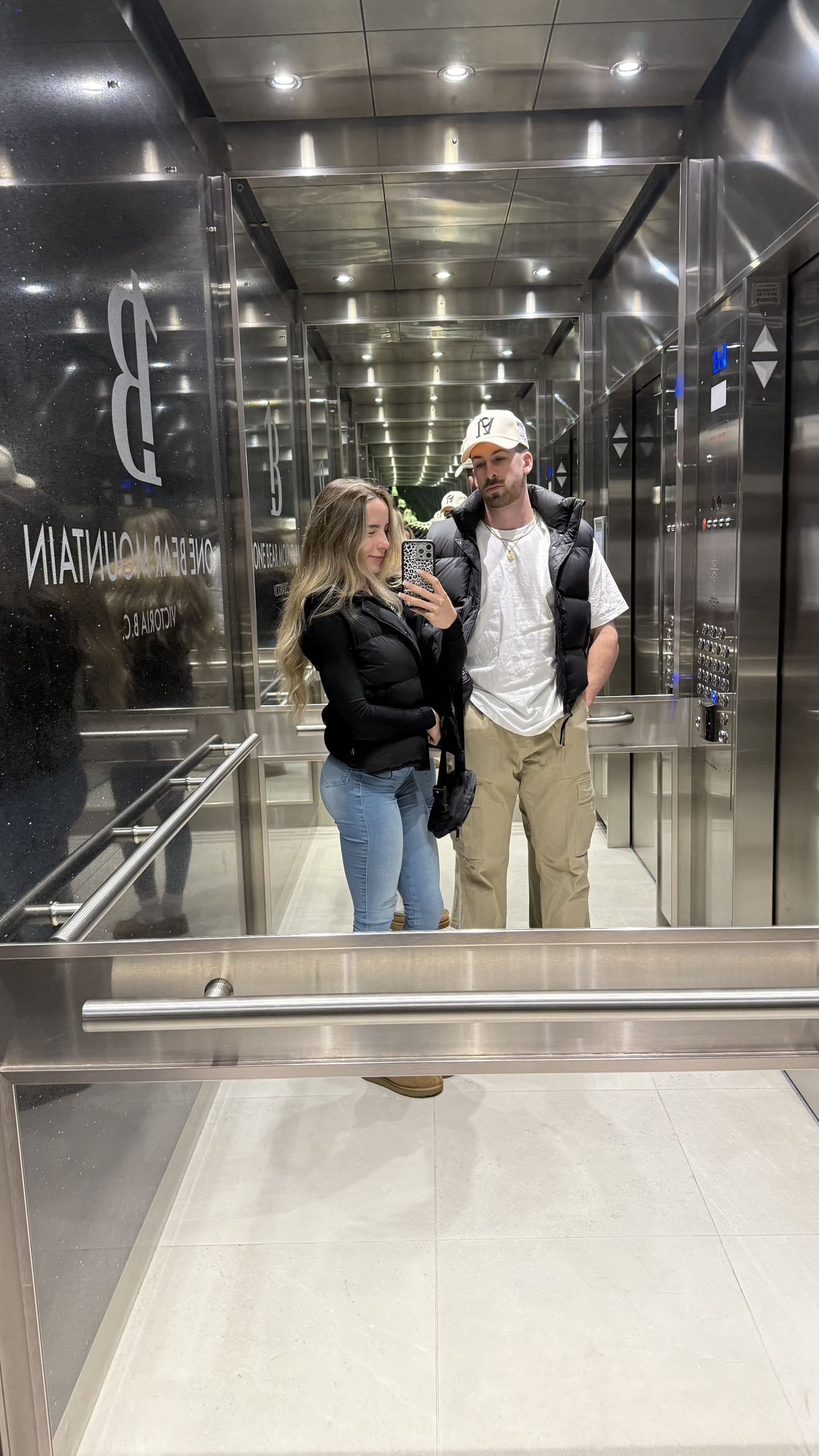 meelahrobbins snapchat image archive image