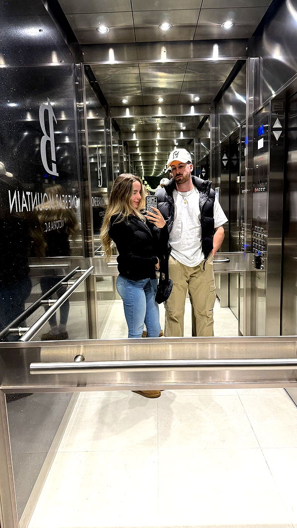 meelahrobbins image ~ Altpins