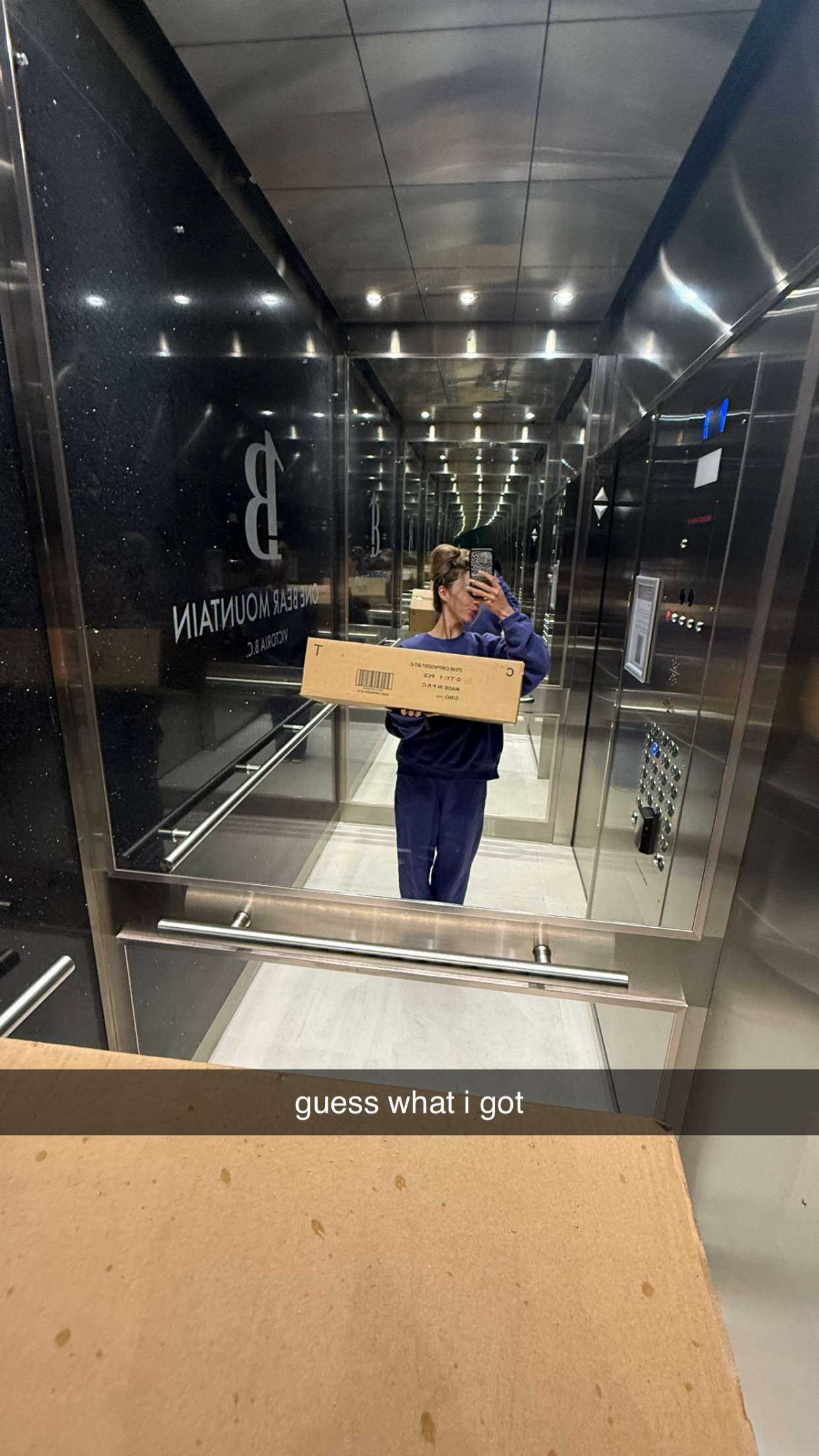 meelahrobbins snapchat image archive image