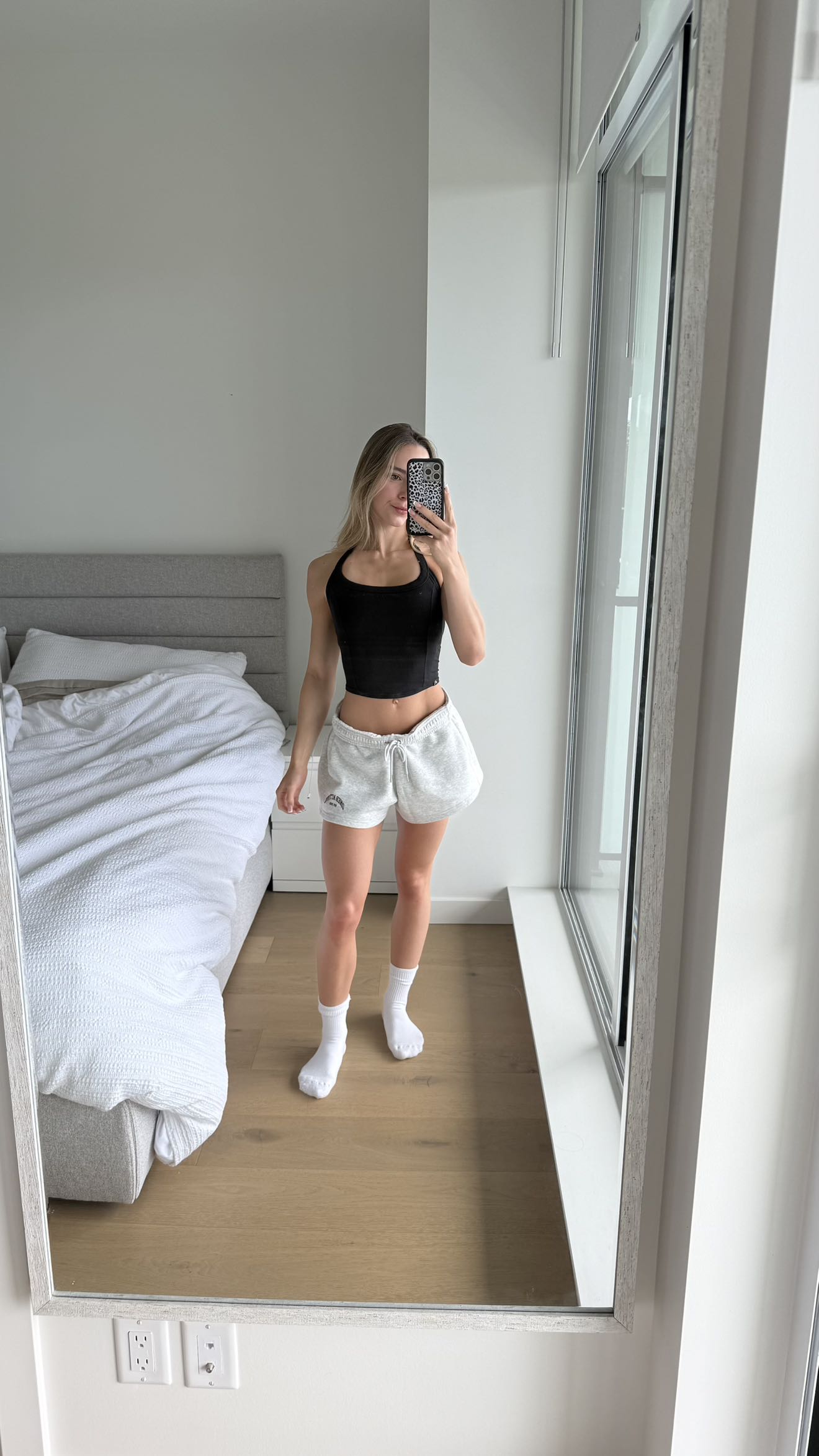 meelahrobbins snapchat image archive image