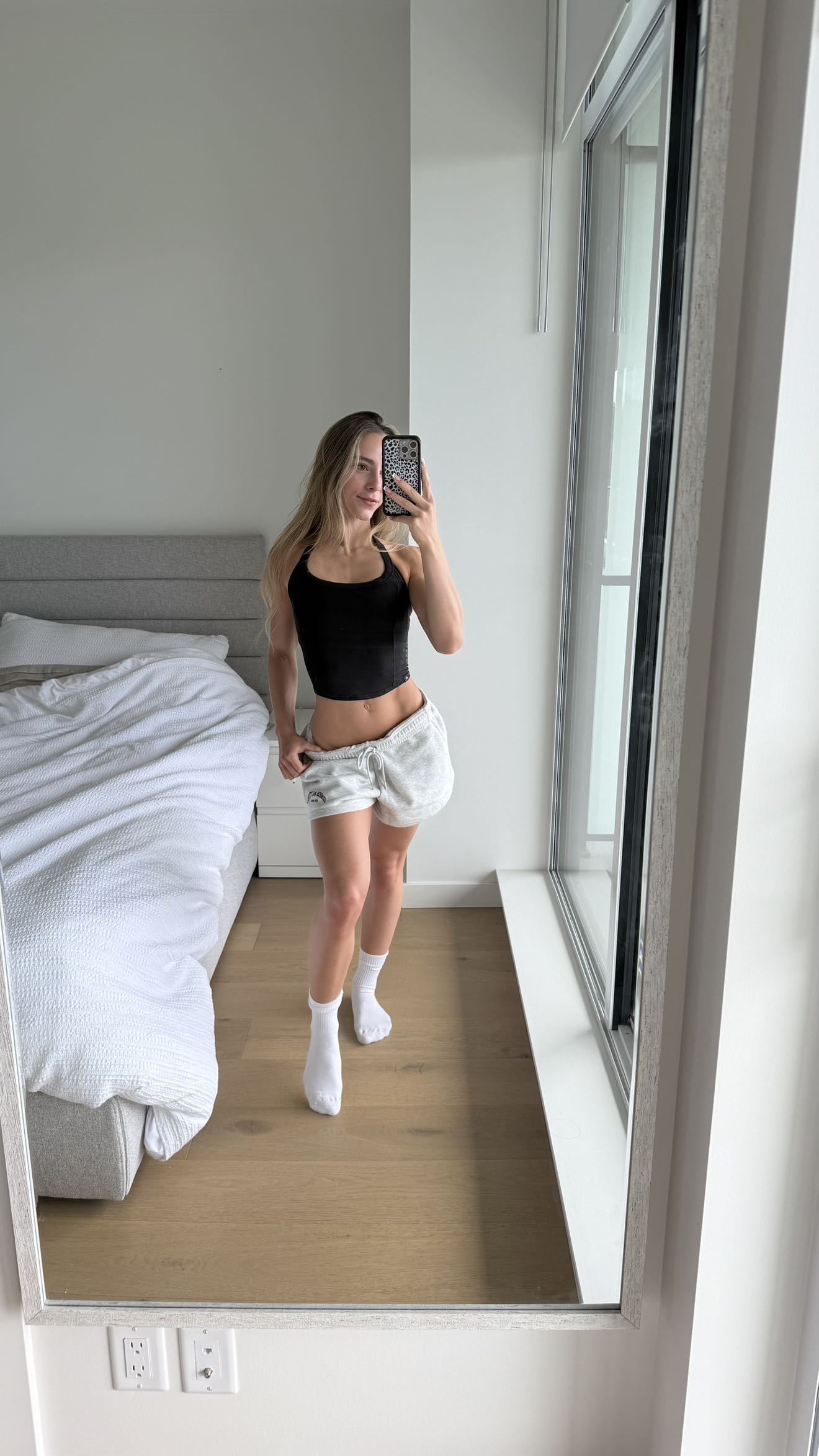 meelahrobbins snapchat image archive image