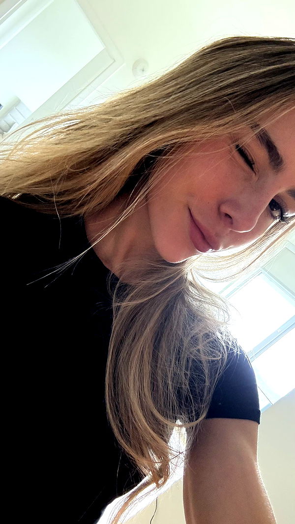 meelahrobbins image ~ Altpins