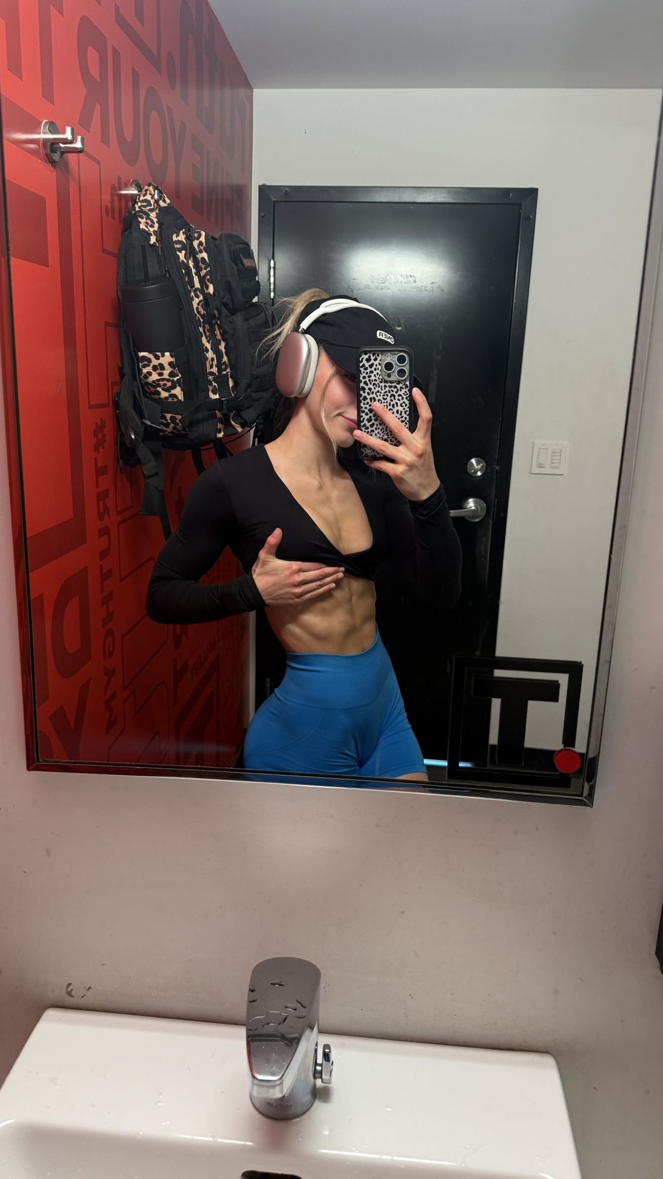 meelahrobbins snapchat image archive image