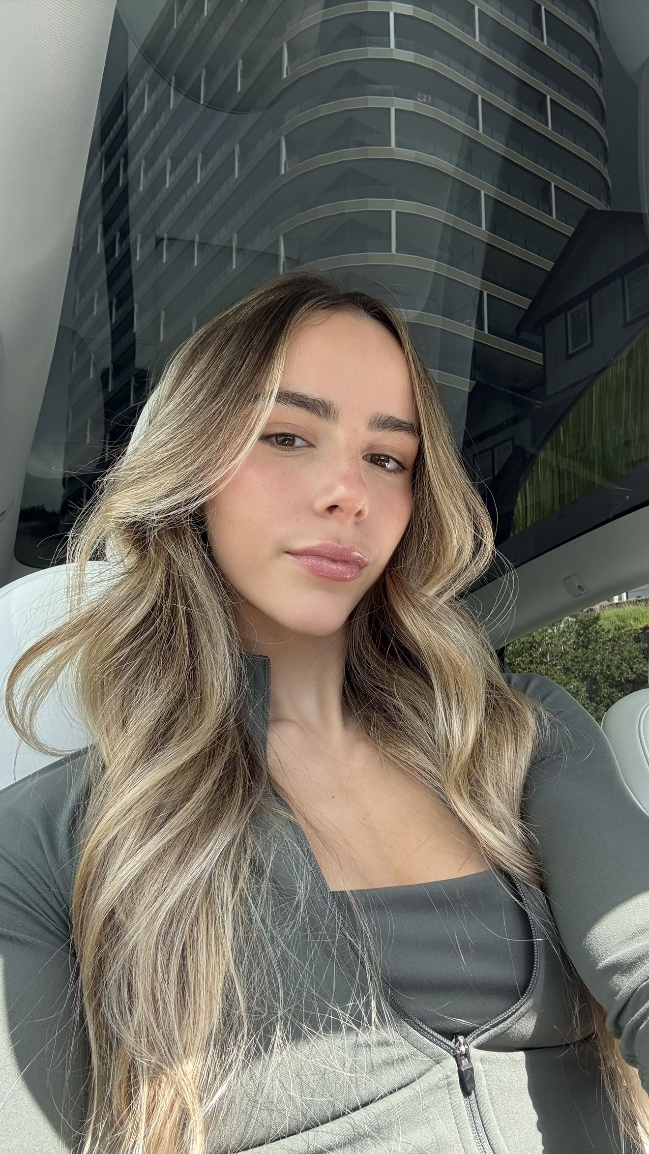 meelahrobbins snapchat image archive image