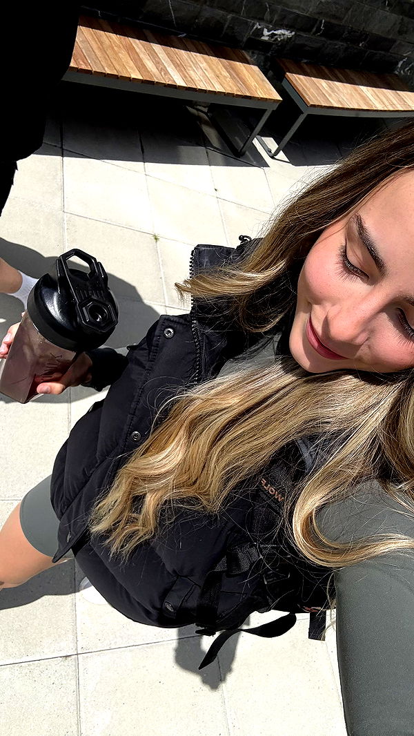 meelahrobbins image ~ Altpins