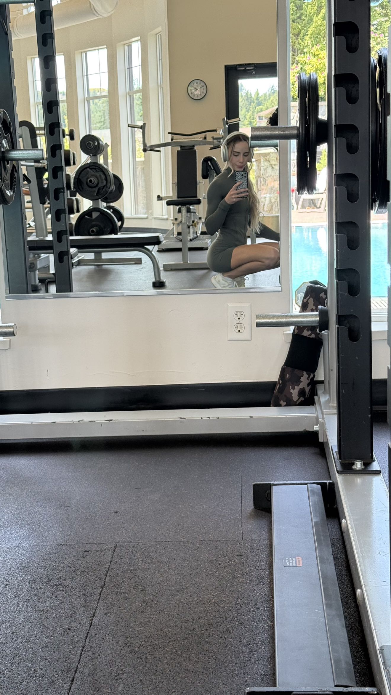 meelahrobbins snapchat image archive image