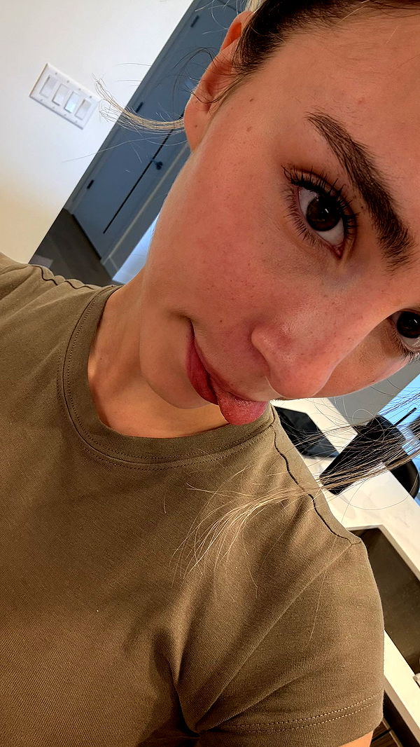 meelahrobbins image ~ Altpins