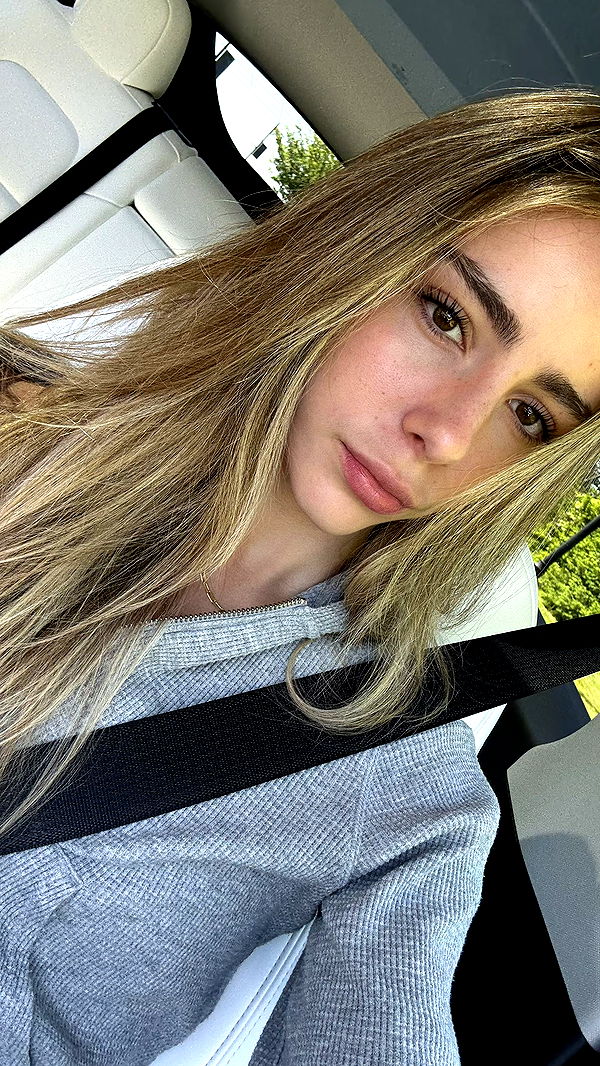 meelahrobbins image ~ Altpins