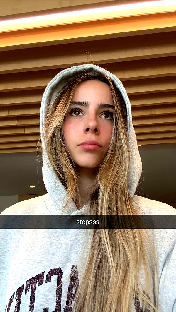 meelahrobbins image ~ Altpins