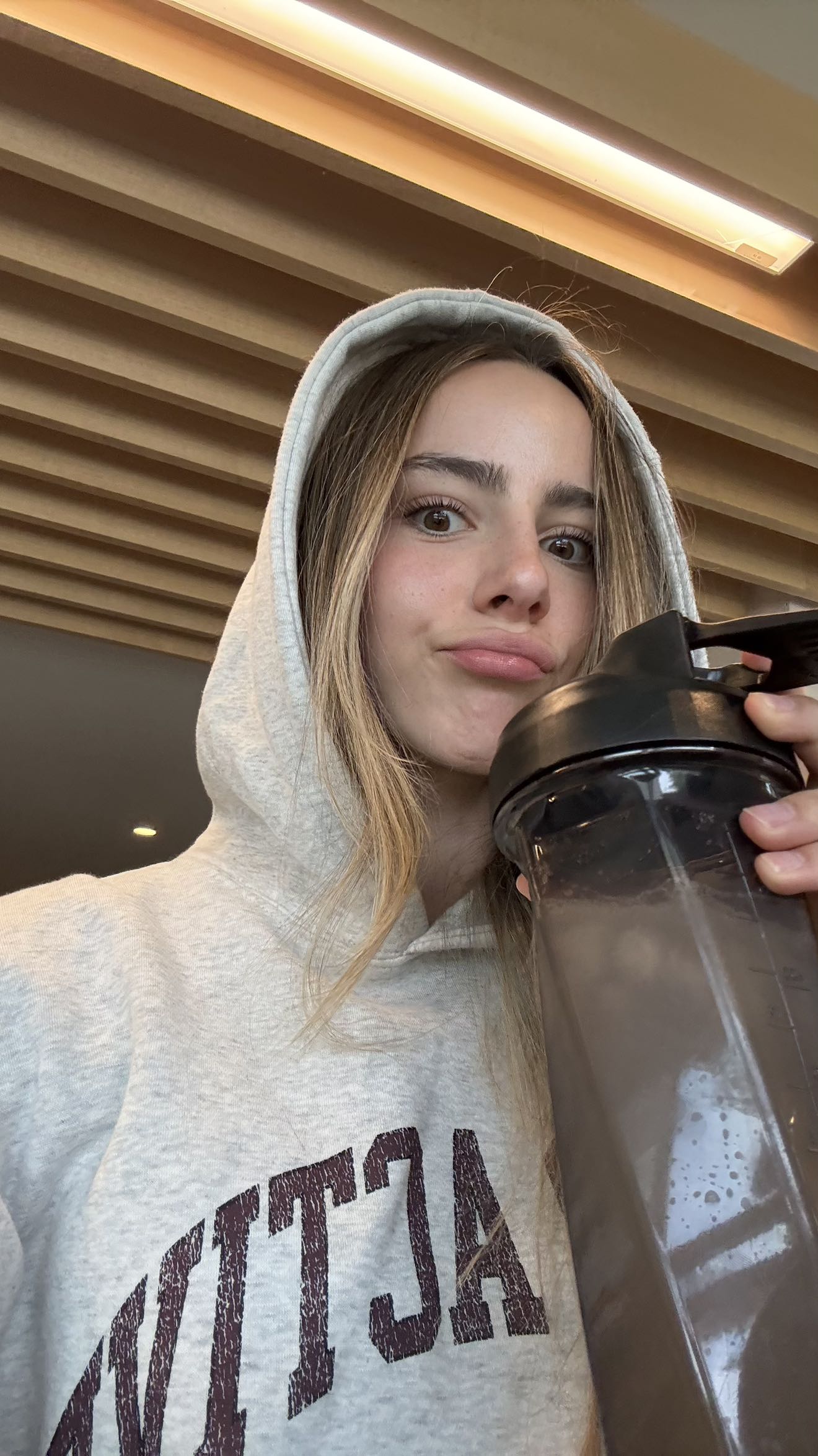 meelahrobbins snapchat image archive image