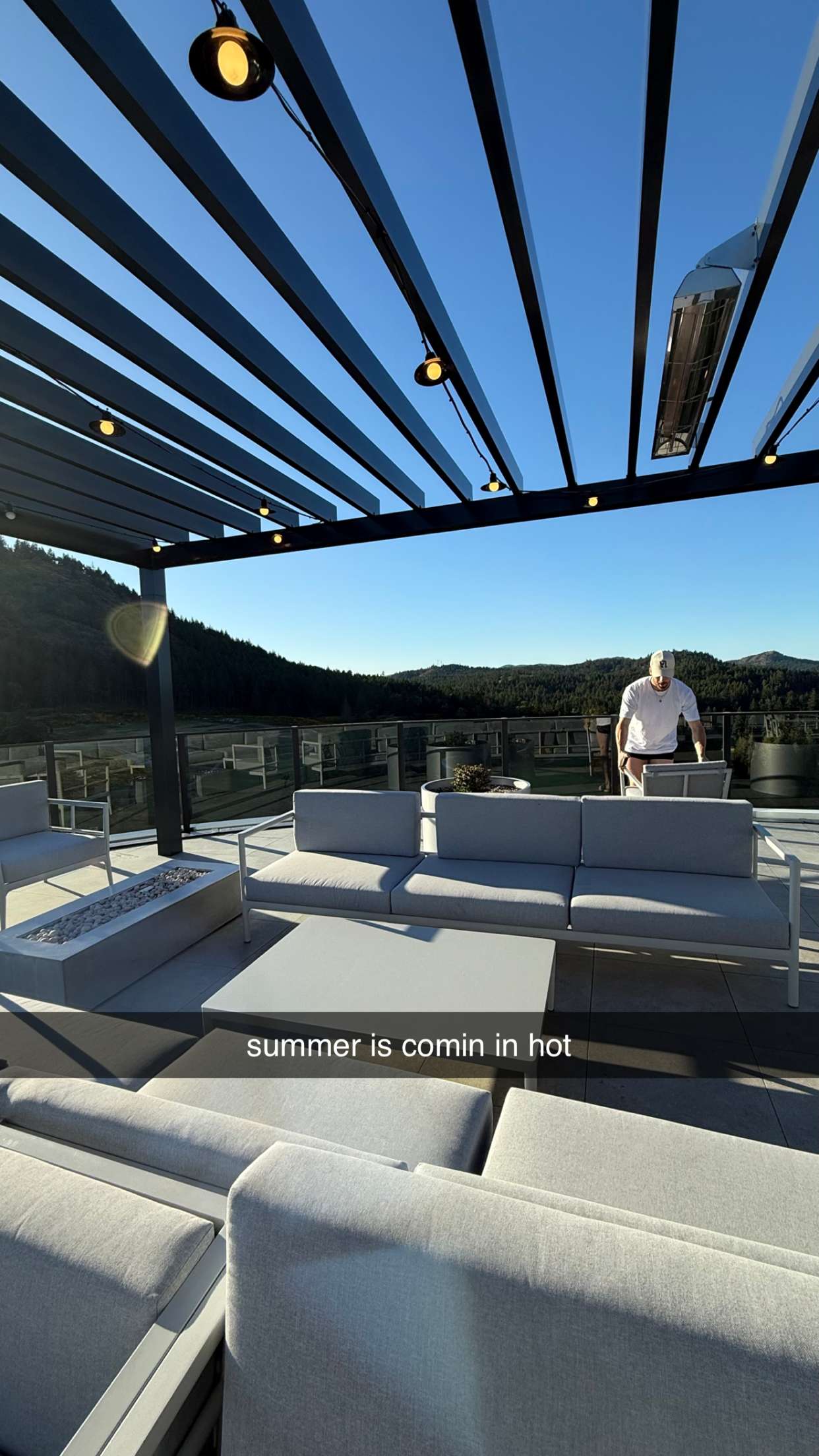 meelahrobbins snapchat image archive image