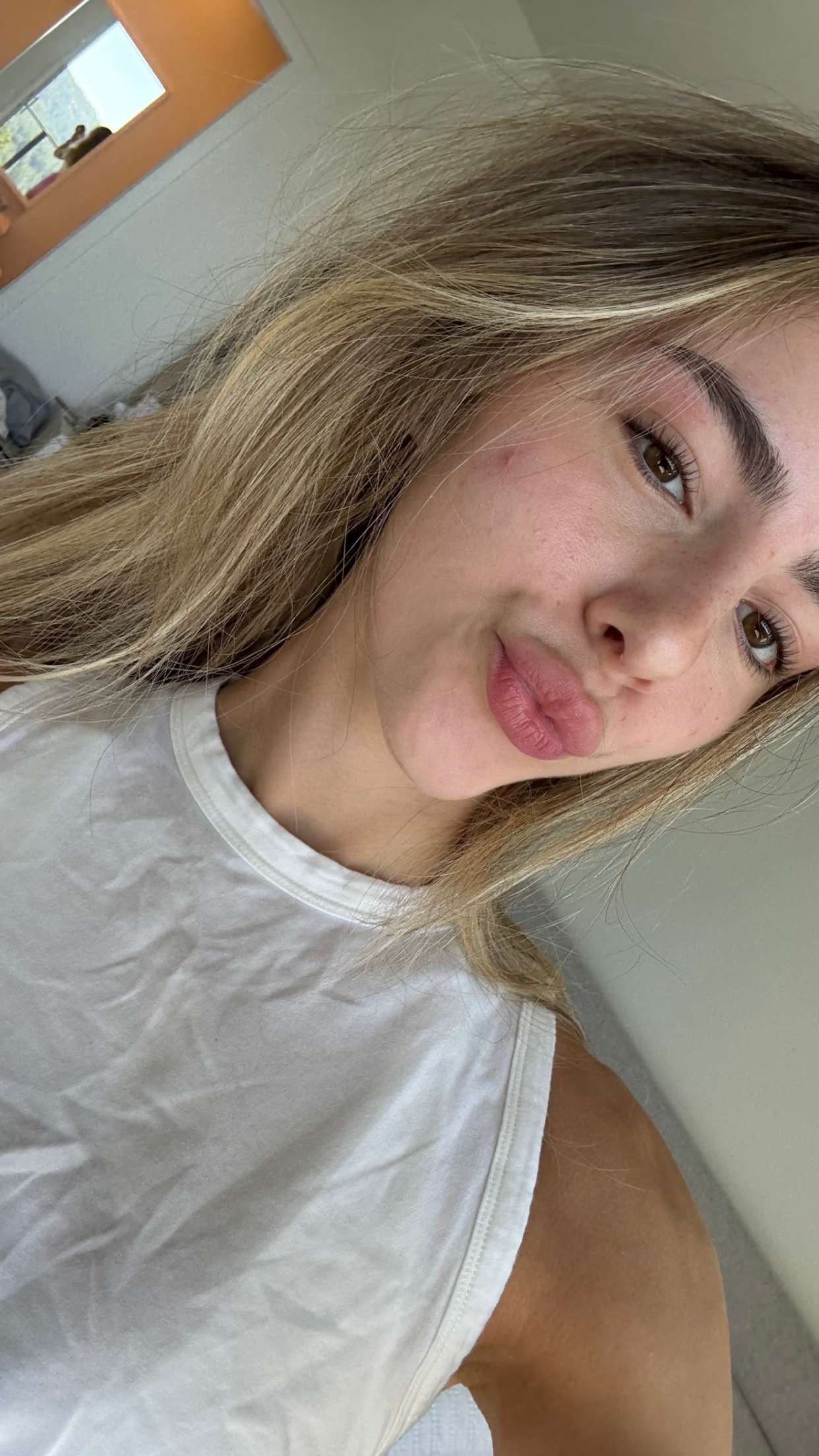 meelahrobbins snapchat image archive image