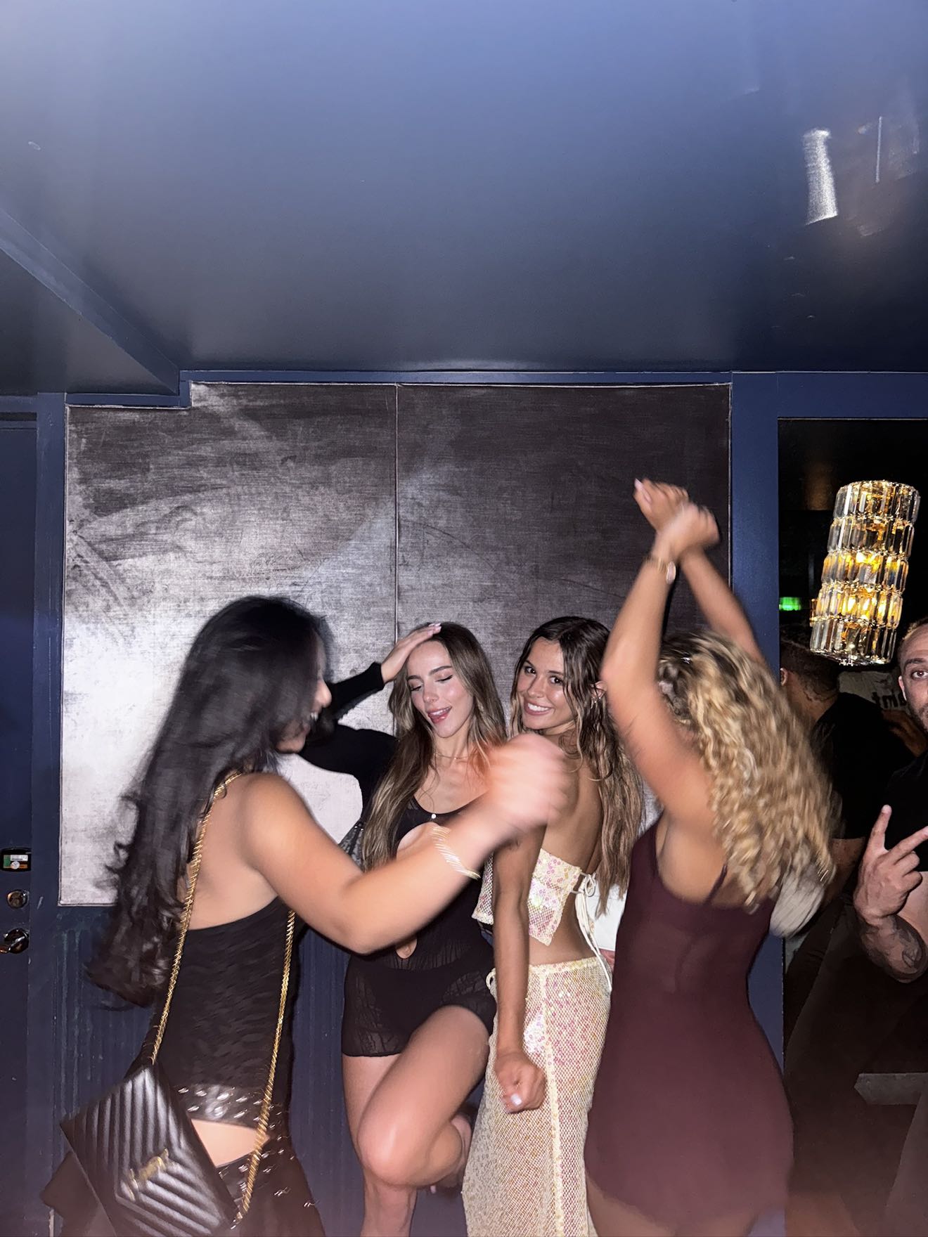 meelahrobbins snapchat image archive image