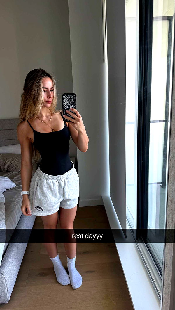 meelahrobbins image ~ Altpins