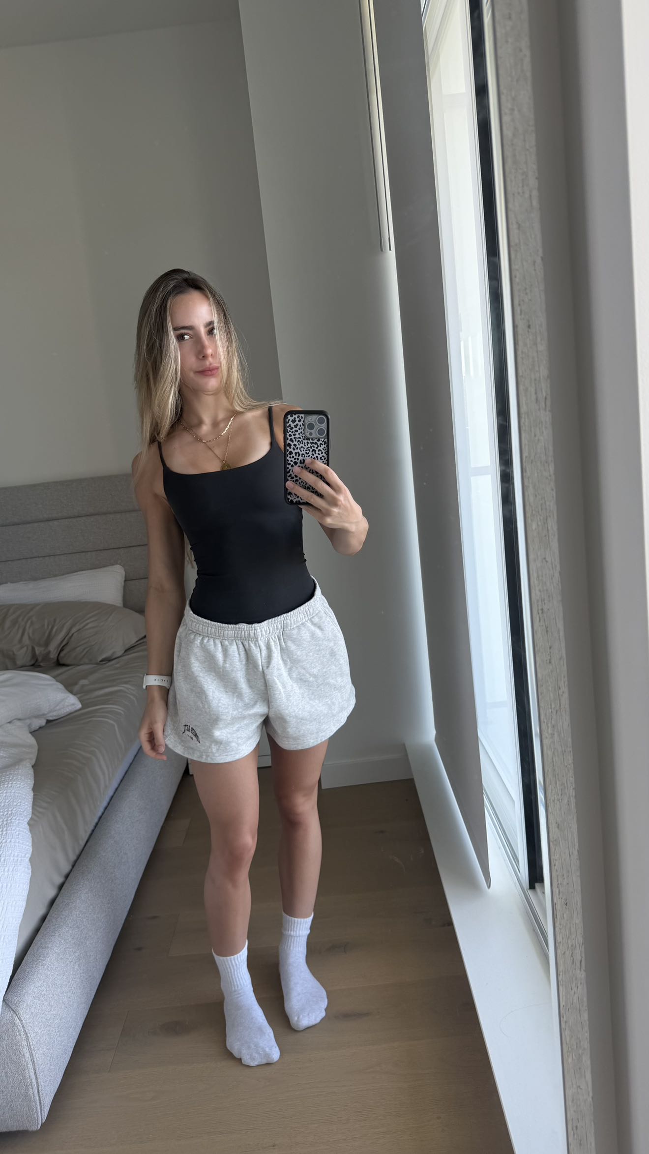 meelahrobbins snapchat image archive image