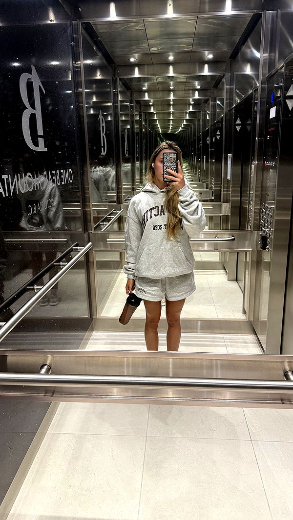 meelahrobbins image ~ Altpins