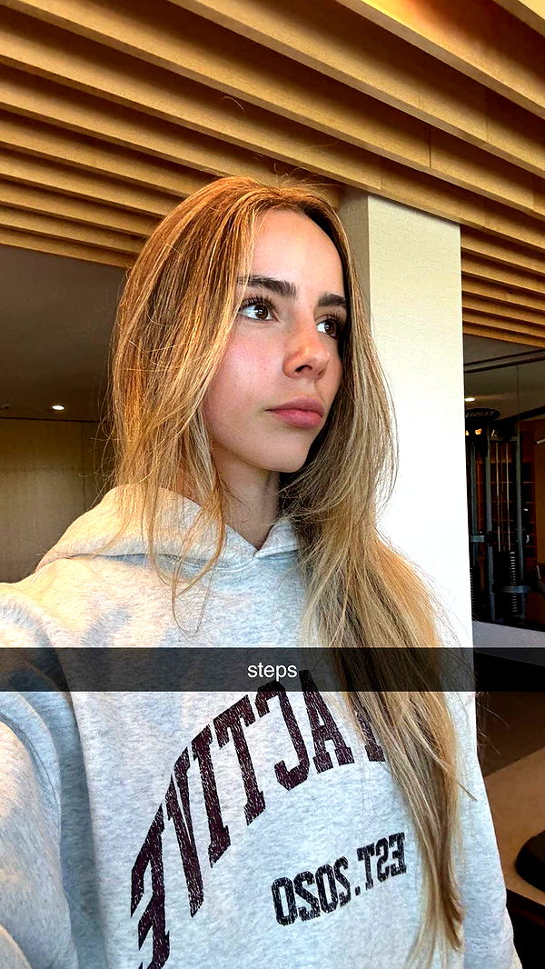 meelahrobbins image ~ Altpins