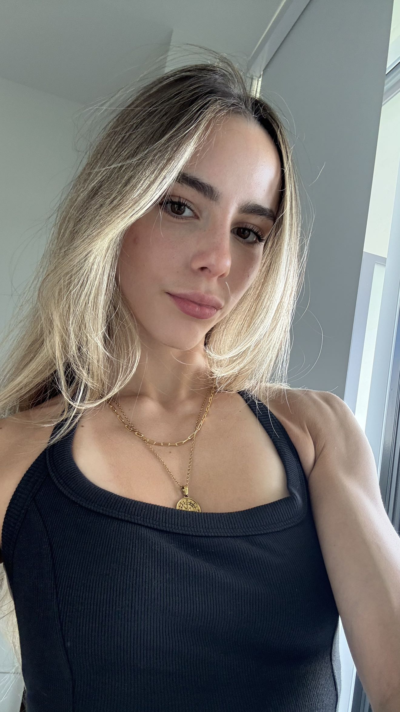 meelahrobbins snapchat image archive image