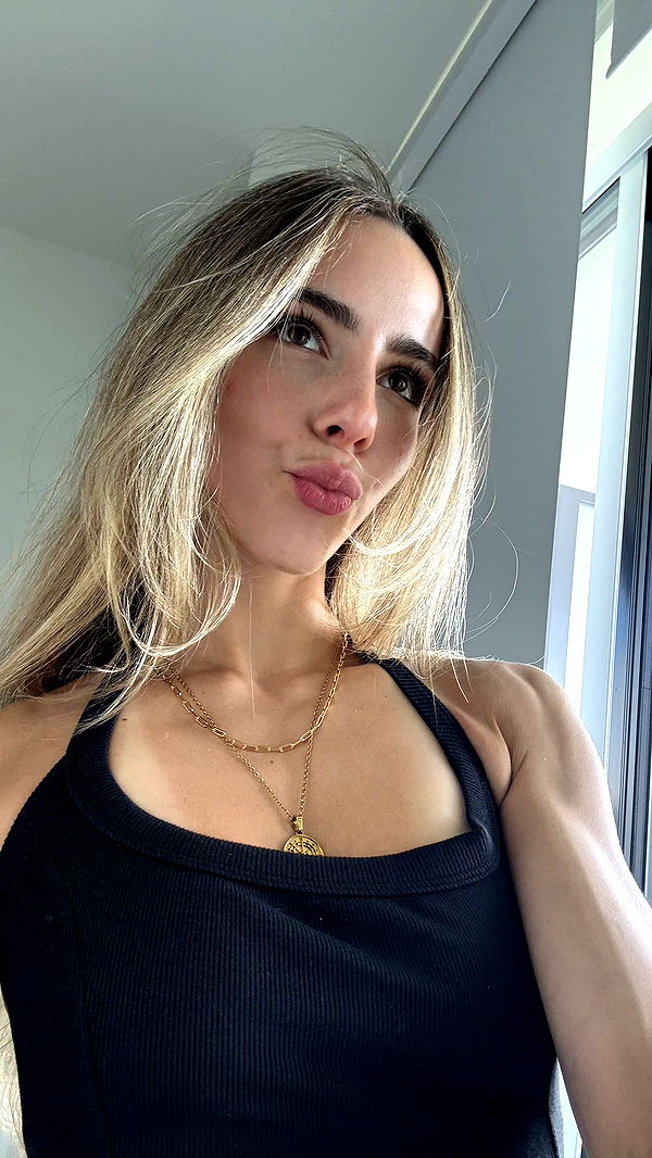 meelahrobbins image ~ Altpins