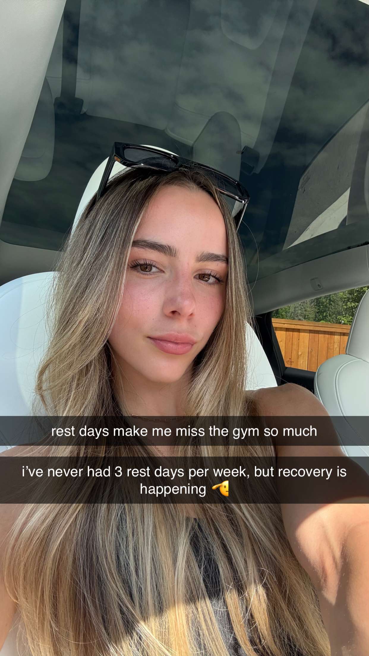 meelahrobbins snapchat image archive image