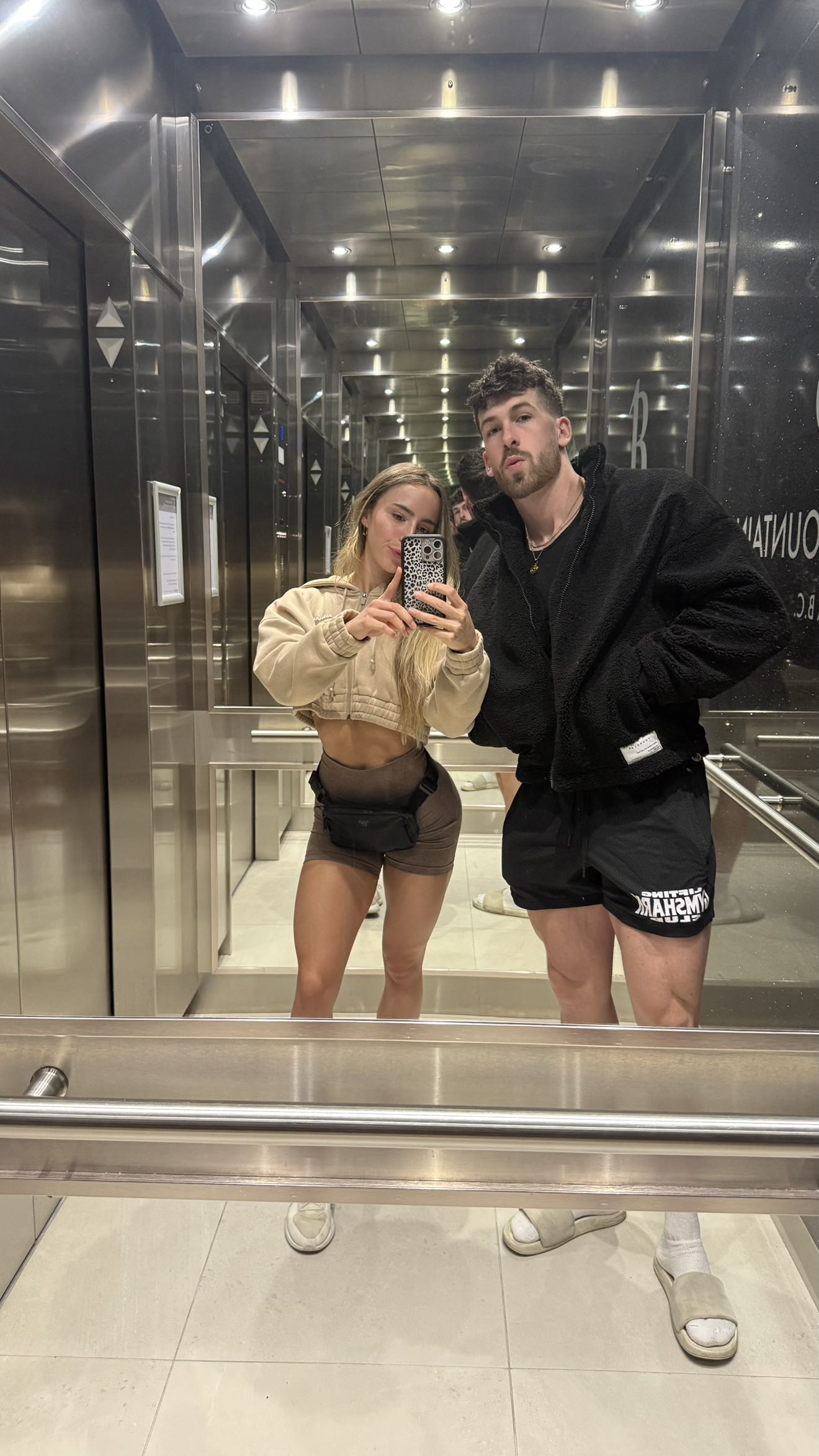 meelahrobbins snapchat image archive image